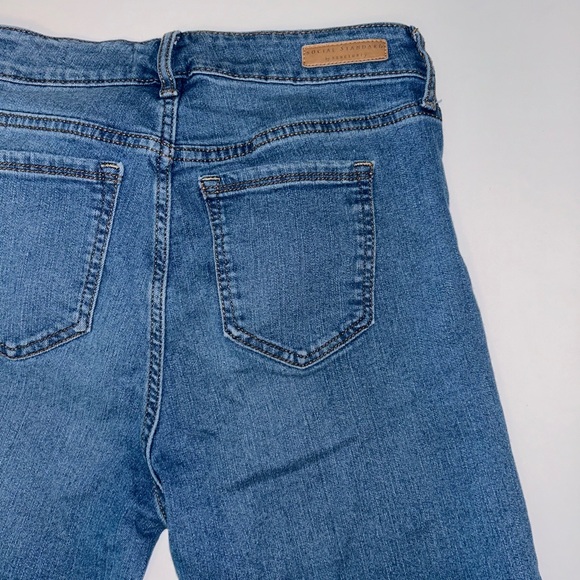 Social Standard by Sanctuary Slim Straight, raw hem medium‎ wash jeans sz 2 / 26 - Picture 8 of 11